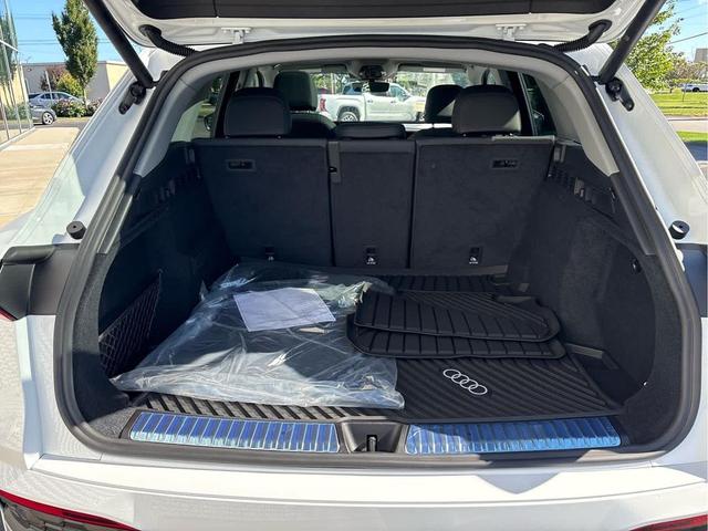 Photo of 2025 WHITE Audi Q5