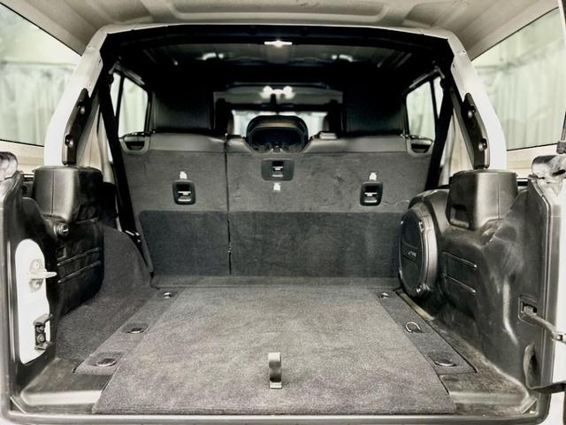 Photo of 2021 White Jeep Wrangler Unlimited