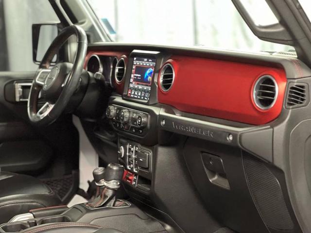 Photo of 2021 White Jeep Wrangler Unlimited