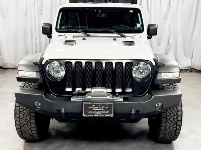 Photo of 2021 White Jeep Wrangler Unlimited