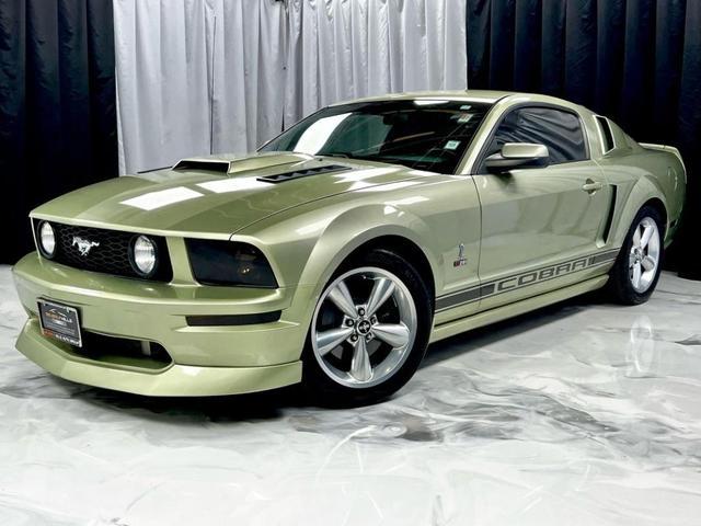 Photo of 2006 Green Ford Mustang
