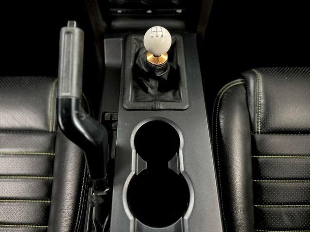 Photo of 2006 Green Ford Mustang