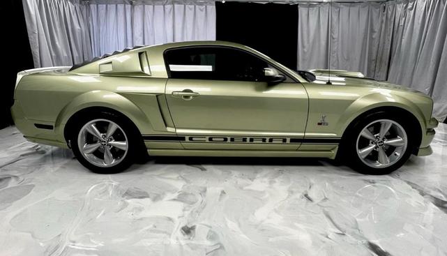 Photo of 2006 Green Ford Mustang