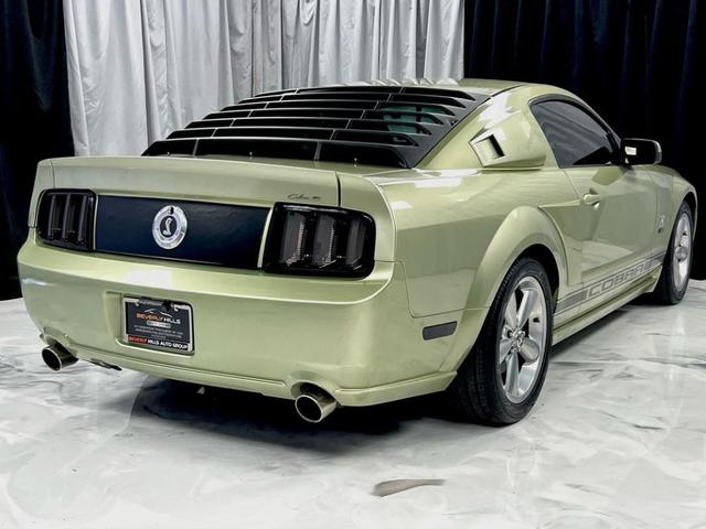 Photo of 2006 Green Ford Mustang