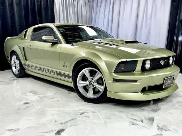 Photo of 2006 Green Ford Mustang