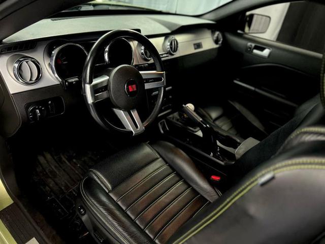 Photo of 2006 Green Ford Mustang
