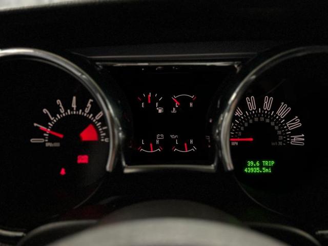 Photo of 2006 Green Ford Mustang