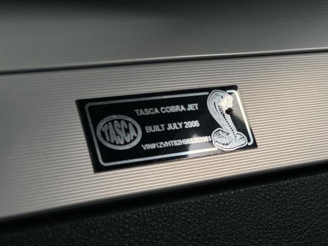 Photo of 2006 Green Ford Mustang