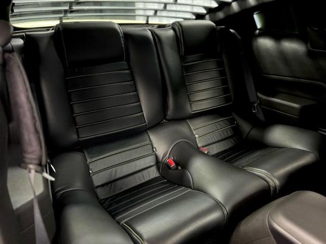Photo of 2006 Green Ford Mustang