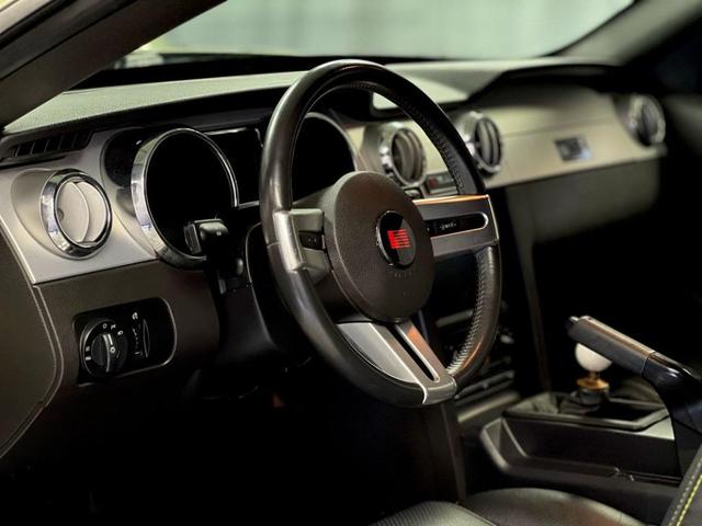 Photo of 2006 Green Ford Mustang