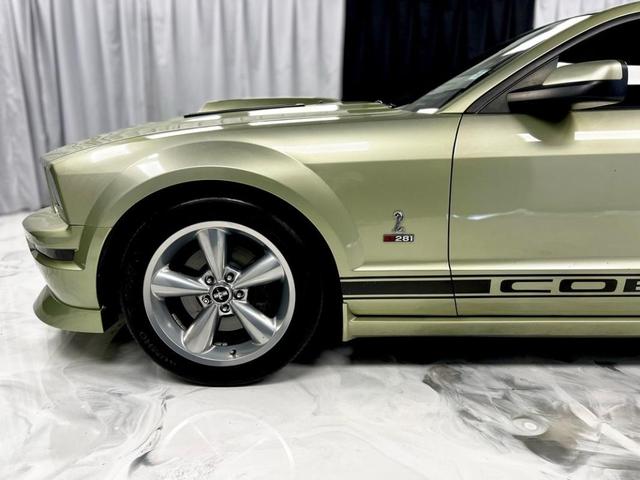 Photo of 2006 Green Ford Mustang