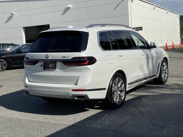 Photo of 2025 White Metallic BMW X7