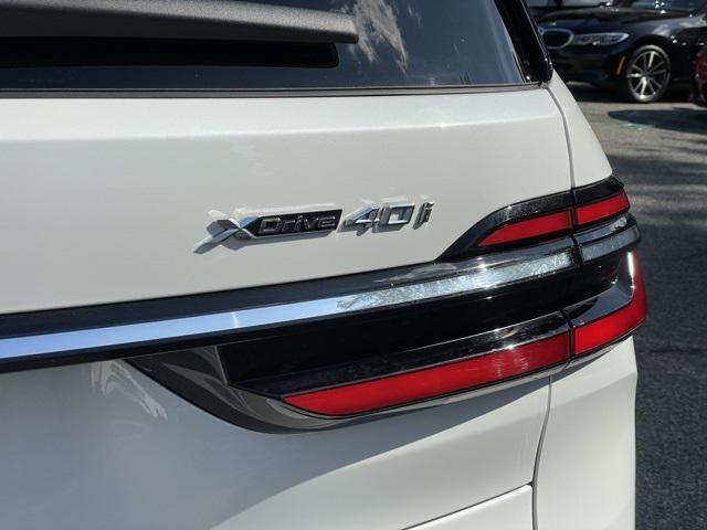 Photo of 2025 White Metallic BMW X7