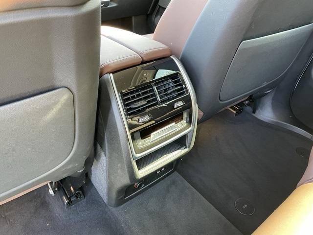 Photo of 2025 White Metallic BMW X7