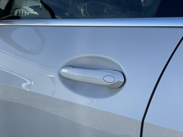 Photo of 2025 White Metallic BMW X7