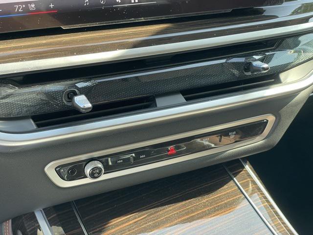 Photo of 2025 White Metallic BMW X7