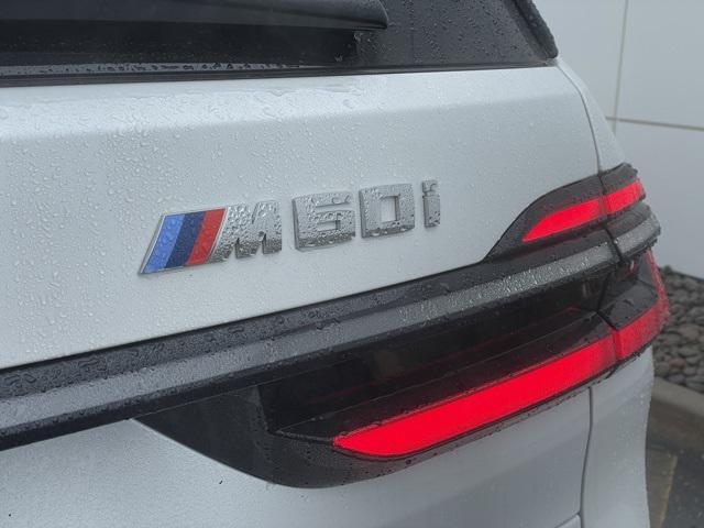 Photo of 2025 Mineral White Metallic BMW X7