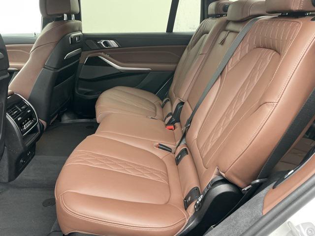 Photo of 2025 Mineral White Metallic BMW X7