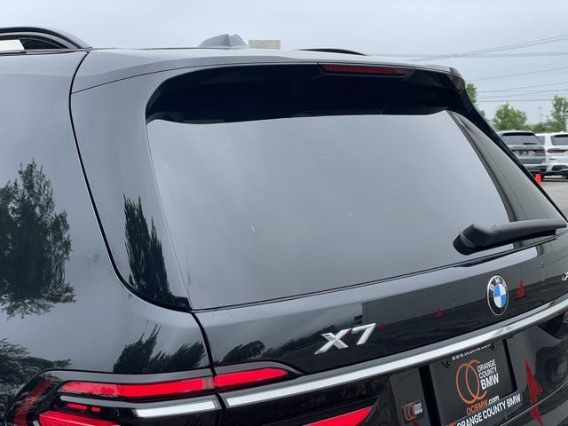 Photo of 2025 Black Sapphire Metallic BMW X7
