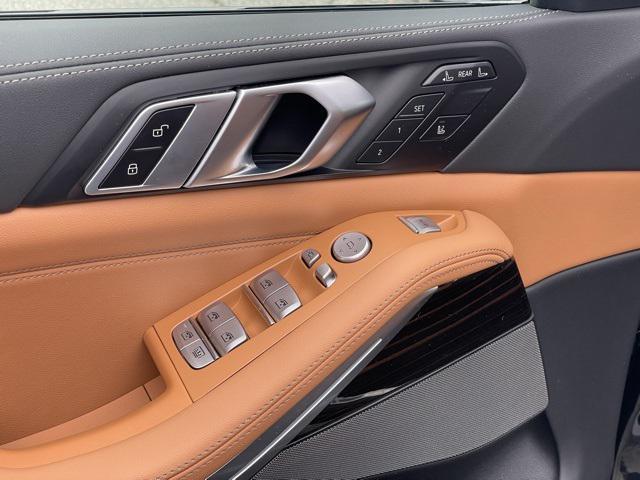 Photo of 2025 Black Sapphire Metallic BMW X7