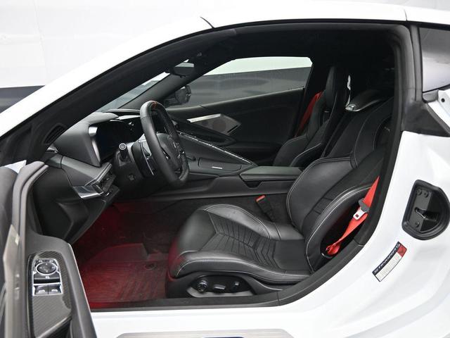 Photo of 2023 Arctic White Chevrolet Corvette