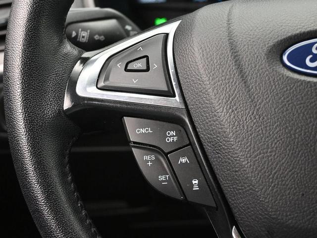 Photo of 2023 Oxford White Ford Edge