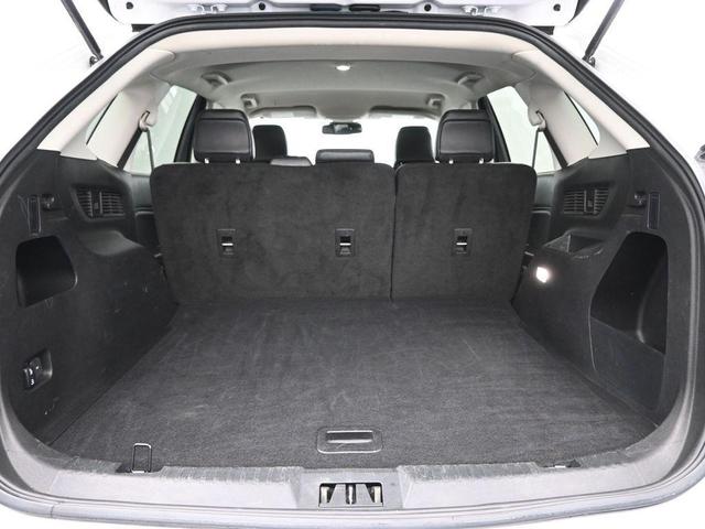 Photo of 2023 Oxford White Ford Edge