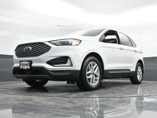 Photo of 2023 Oxford White Ford Edge