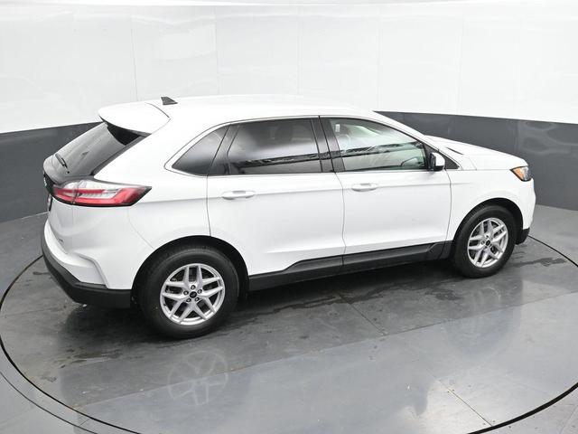 Photo of 2023 Oxford White Ford Edge