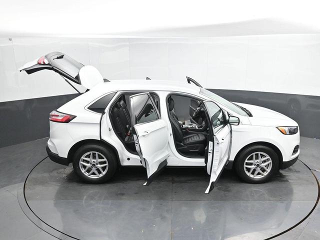 Photo of 2023 Oxford White Ford Edge