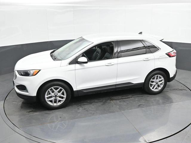 Photo of 2023 Oxford White Ford Edge