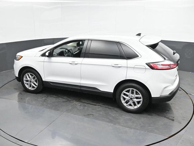 Photo of 2023 Oxford White Ford Edge