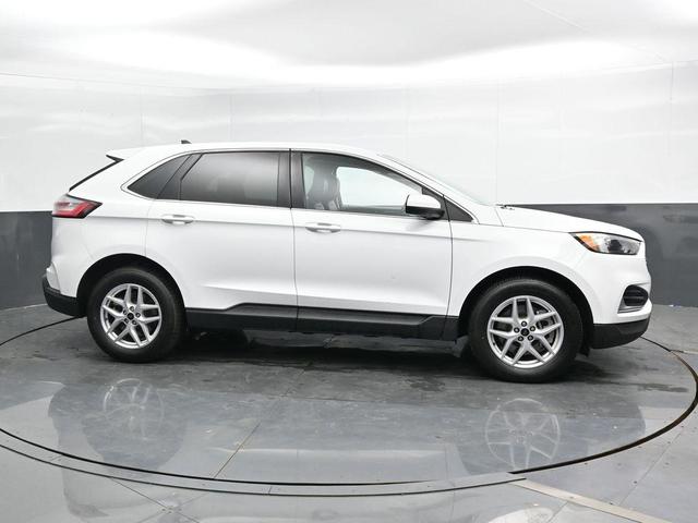 Photo of 2023 Oxford White Ford Edge