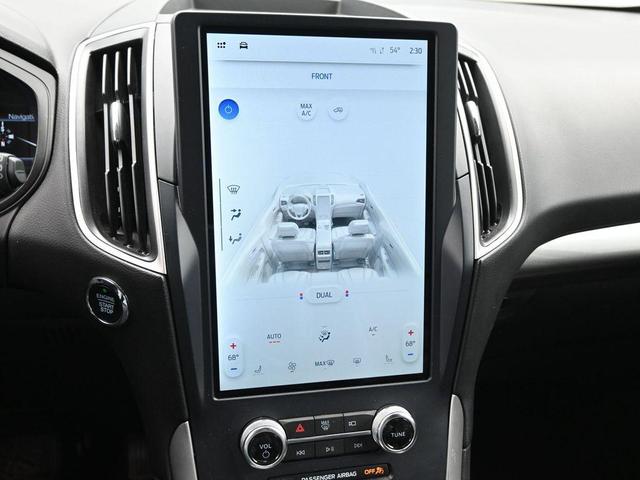 Photo of 2023 Oxford White Ford Edge