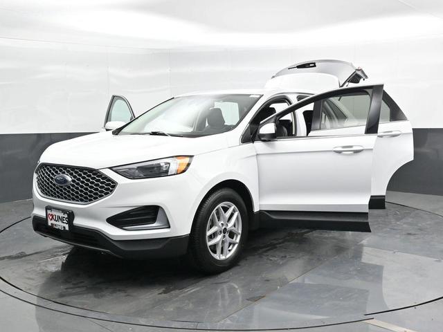 Photo of 2023 Oxford White Ford Edge