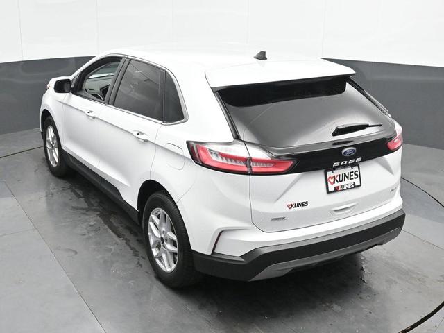 Photo of 2023 Oxford White Ford Edge