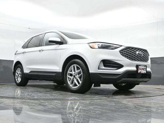 Photo of 2023 Oxford White Ford Edge