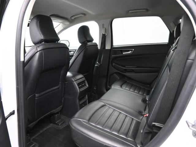 Photo of 2023 Oxford White Ford Edge