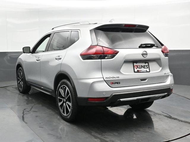 Photo of 2020 Brilliant Silver Metallic Nissan Rogue