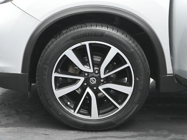 Photo of 2020 Brilliant Silver Metallic Nissan Rogue
