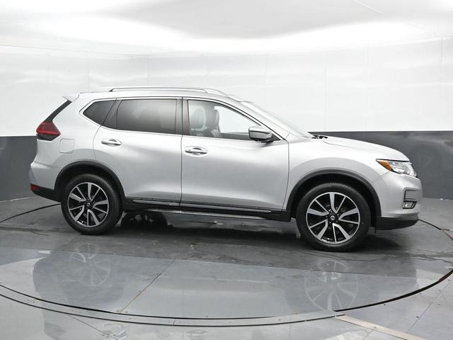 Photo of 2020 Brilliant Silver Metallic Nissan Rogue