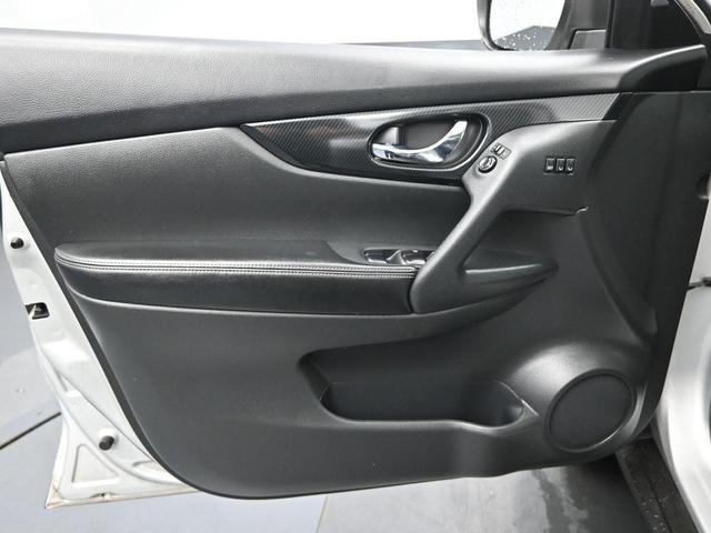 Photo of 2020 Brilliant Silver Metallic Nissan Rogue