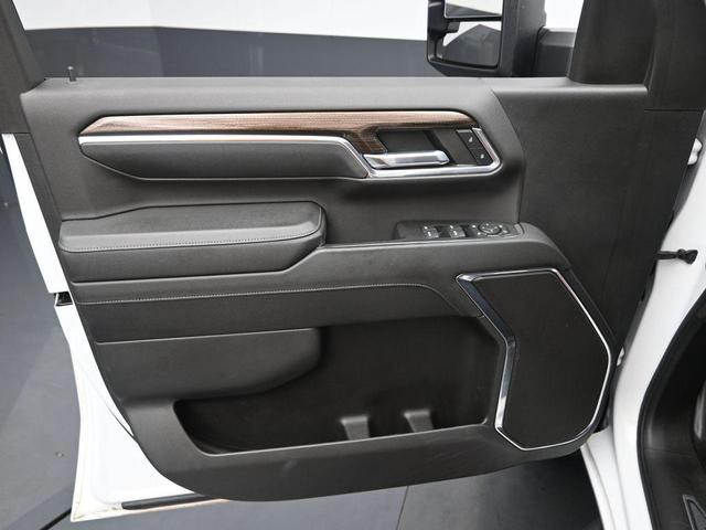 Photo of 2024 Summit White Chevrolet Silverado 2500