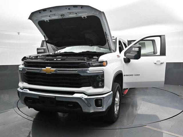 Photo of 2024 Summit White Chevrolet Silverado 2500
