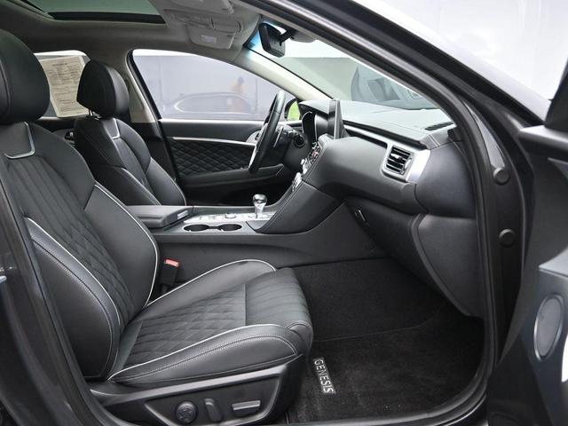 Photo of 2021 Himalayan Gray Genesis G70