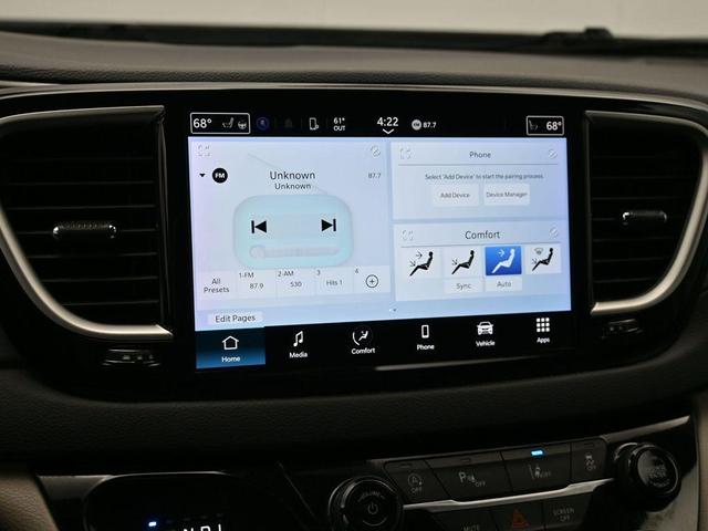 Photo of 2023 Granite Crystal Clearcoat Metallic Chrysler Pacifica