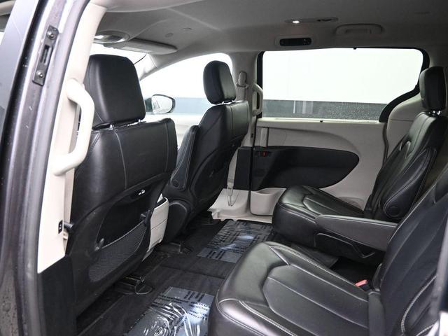 Photo of 2023 Granite Crystal Clearcoat Metallic Chrysler Pacifica
