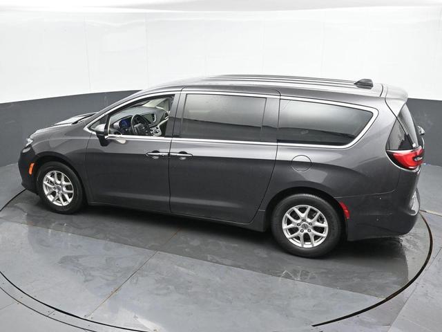 Photo of 2023 Granite Crystal Clearcoat Metallic Chrysler Pacifica