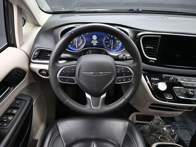 Photo of 2023 Granite Crystal Clearcoat Metallic Chrysler Pacifica