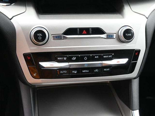 Photo of 2022 Blue Ford Explorer